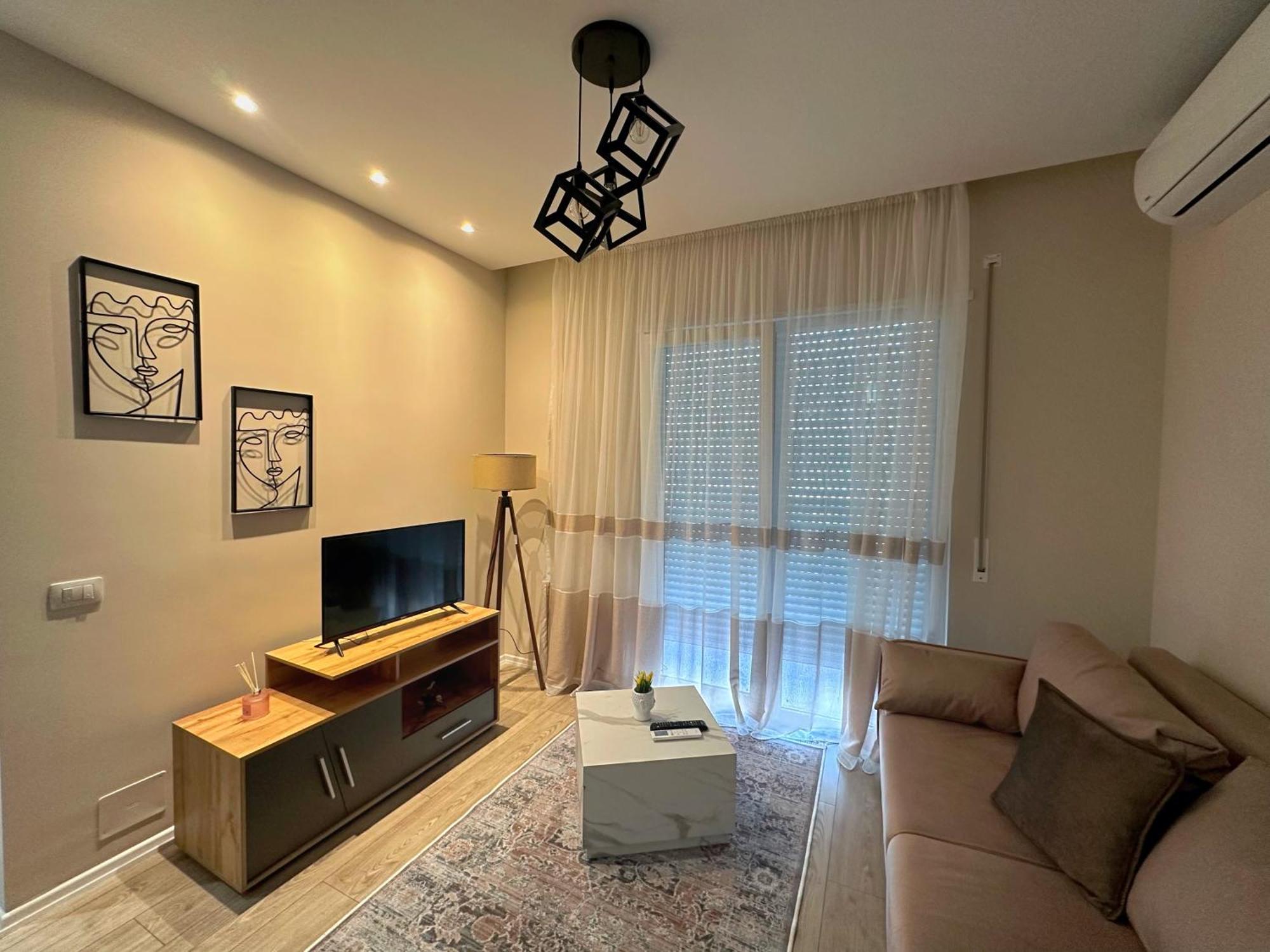Apartament Univers Near Airport Tirana